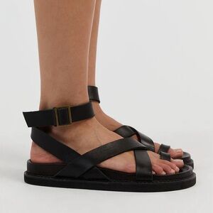 The Bali Tailor Leni Sandals (Black).